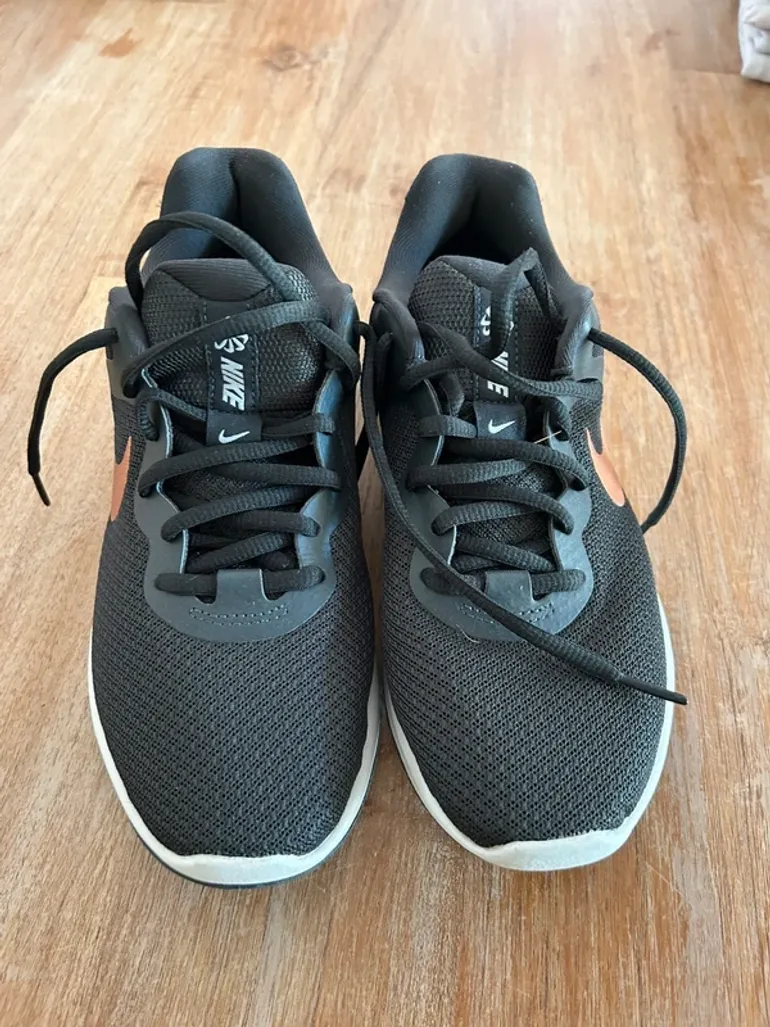 Used Nike Revolution bike — image 5 of 10