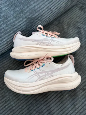 Used Asics Nimbus 28 bike — image 2 of 4