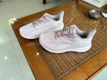 Rose Hoka Laufschuhe Running Shoes d'occasion