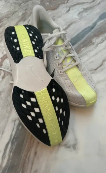 Used Lightweight Pegasus Flyknit bike — image 4 of 5