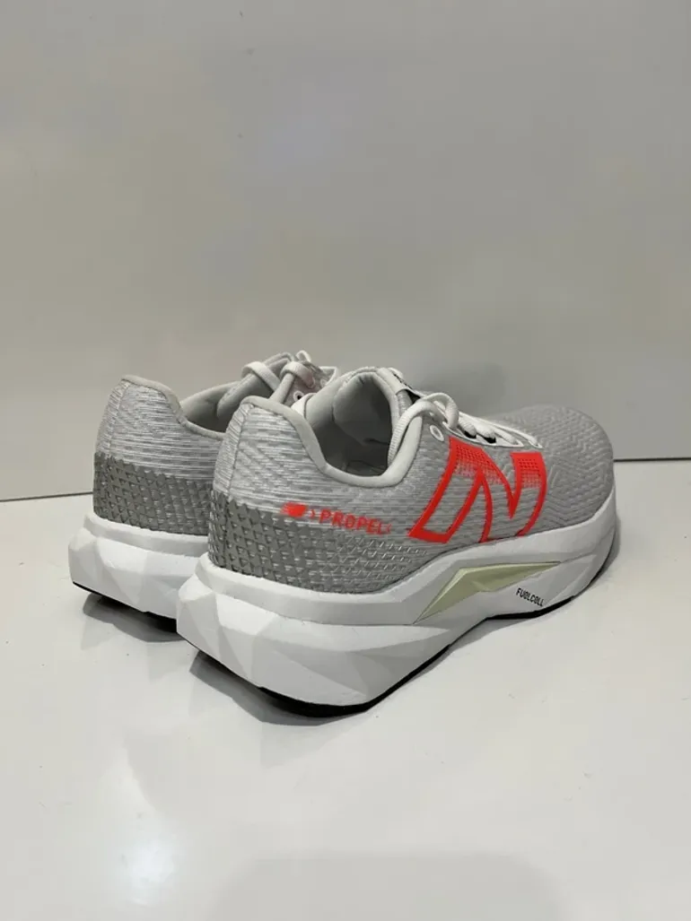 Used New Balance Propel FuelCell bike — image 5 of 7
