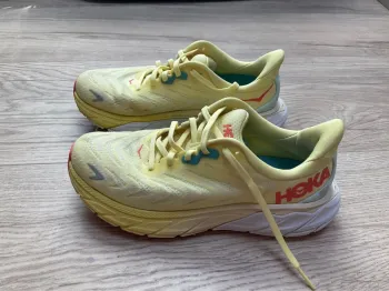 Used Hoka Arahi 6 bike — image 4 of 8
