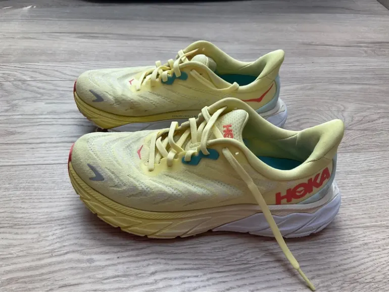 Used Hoka Arahi 6 bike — image 4 of 8