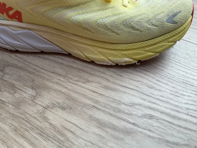 Used Hoka Arahi 6 bike — image 8 of 8