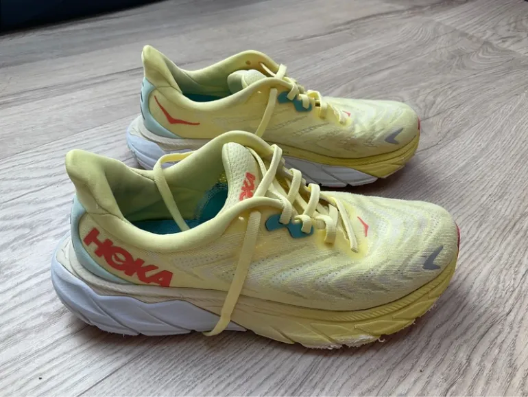 Used Hoka Arahi 6 bike — image 2 of 8