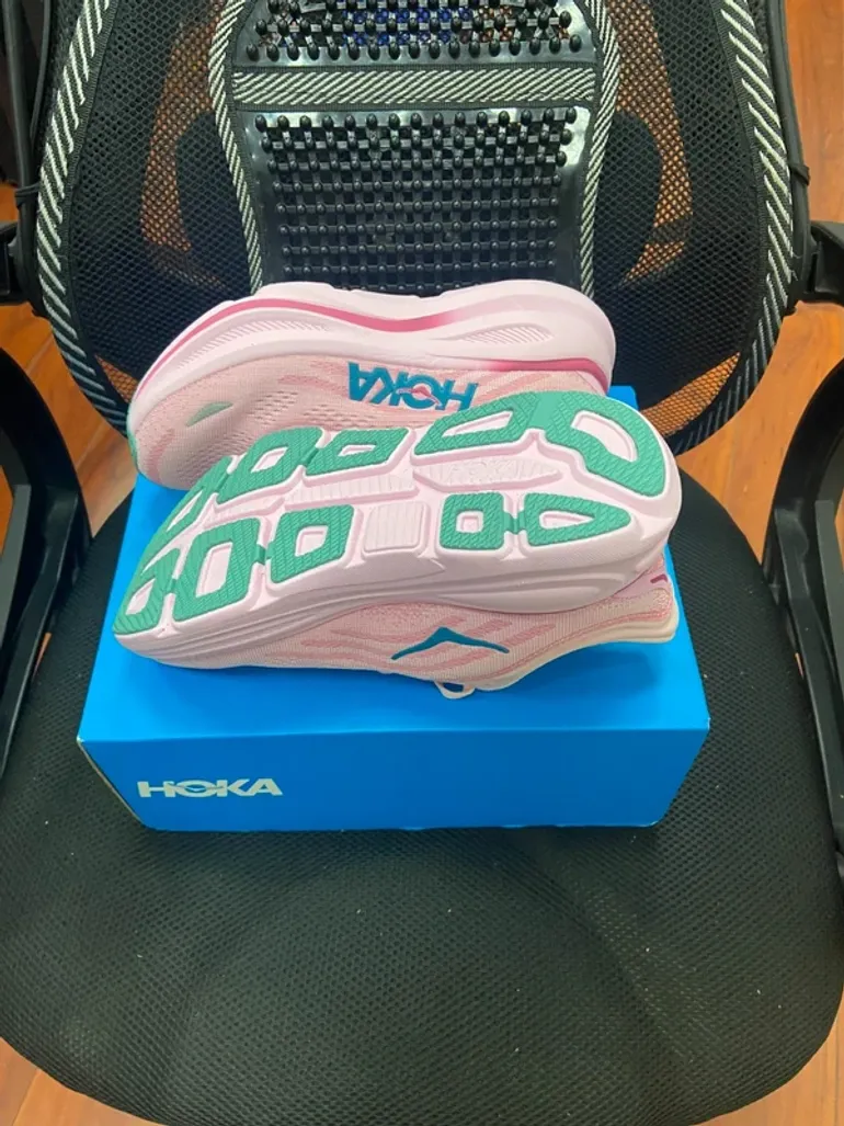 Tweedehands Rose Hoka Laufschuhe bike — afbeelding 2 van 5