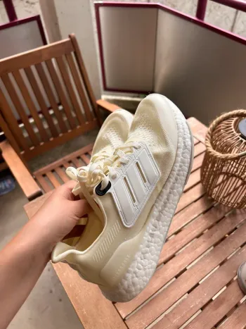 Adidas Ultraboost Running Shoes de segunda mano
