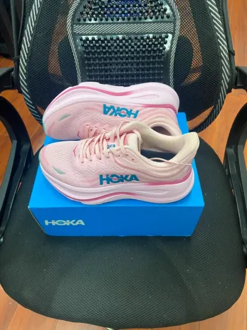 Brugt Rose Hoka Laufschuhe Größe 37 bike — billede 2 af 5