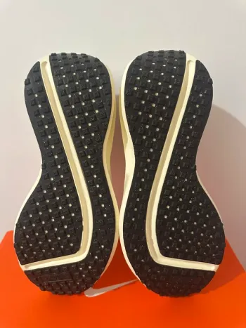 Used Nike running shoes bike — image 5 of 6