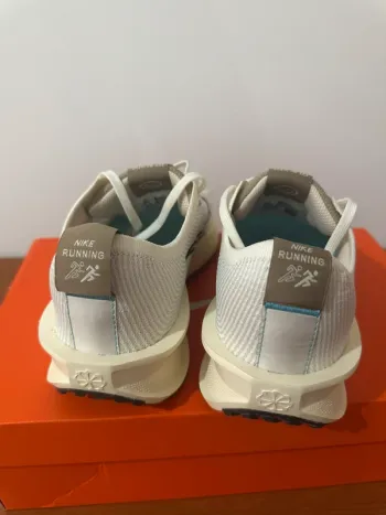 Used Nike running shoes bike — image 3 of 6