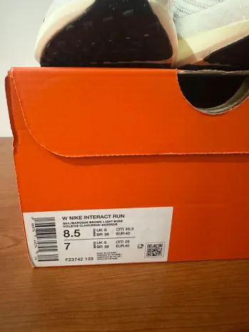 Used Nike running shoes bike — image 6 of 6