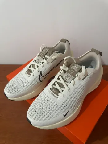 Used Nike running shoes bike — image 2 of 6