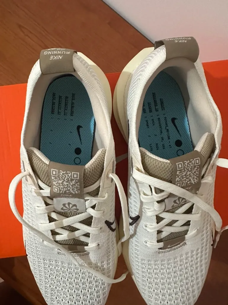 Used Nike running shoes bike — image 4 of 6