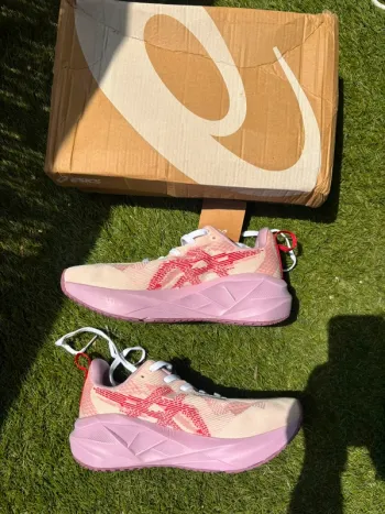 Used Orange Novablast 5 Running Shoes