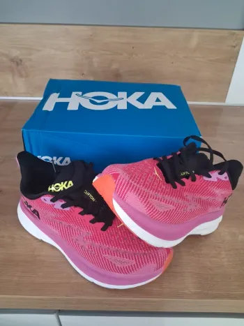 Tweedehands Hoka Running shoes bike — afbeelding 2 van 8