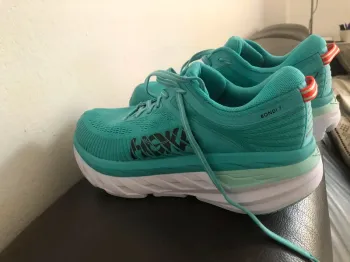 Käytetty Hoka Bondi 7 Running Shoes