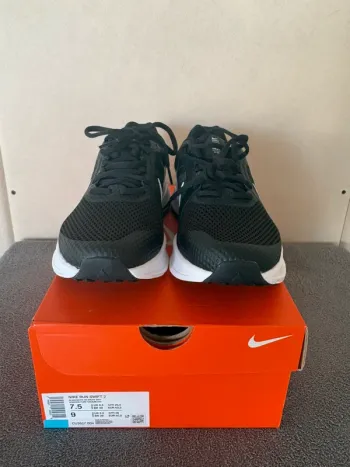 Gebrauchtes White Nike Run Swift 2 bike — Bild 2 von 4