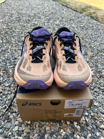 Used Asics Trabuco 14 Running Shoes