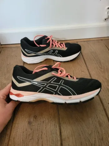 Asics GEL-Zone 7 Running Shoes usato