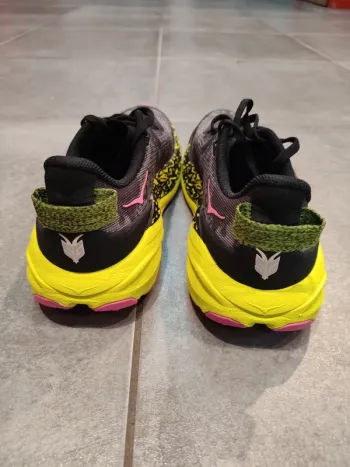 Used Hoka Speedgoat 6 bike — image 3 of 6