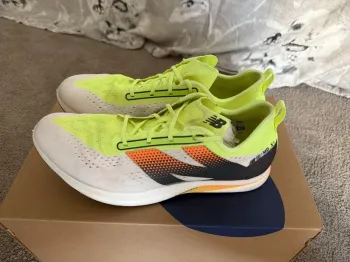 New Balance MD X V3 Running Shoes usato