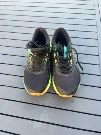 Używany Asics Ampliform Gel Kanaku 6 Running Shoes