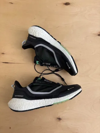 Używany Continental Ultraboost Gore-Tex Running Shoes