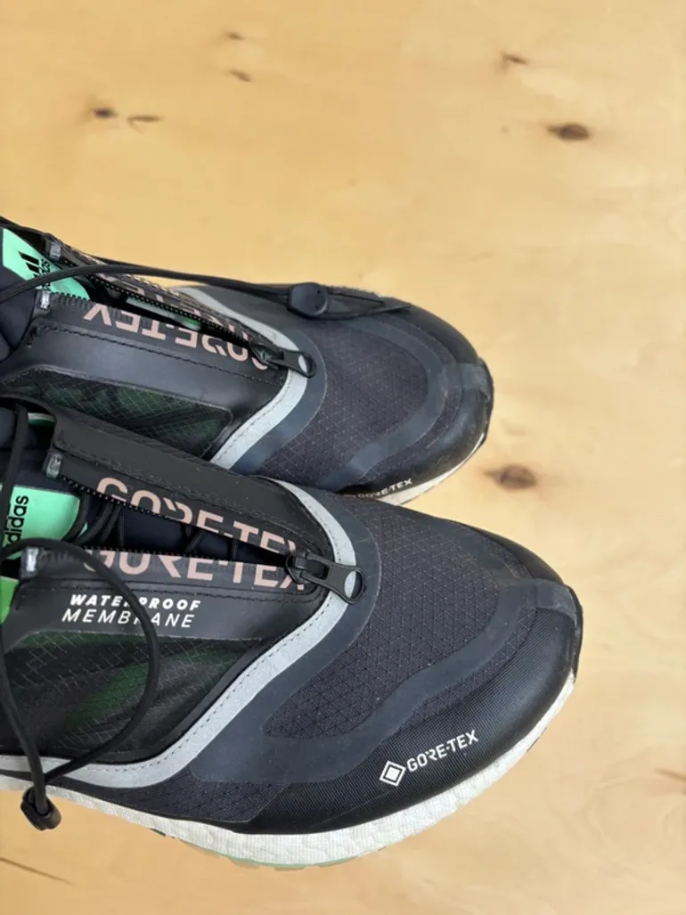 Used Continental Ultraboost Gore-Tex bike — image 5 of 10