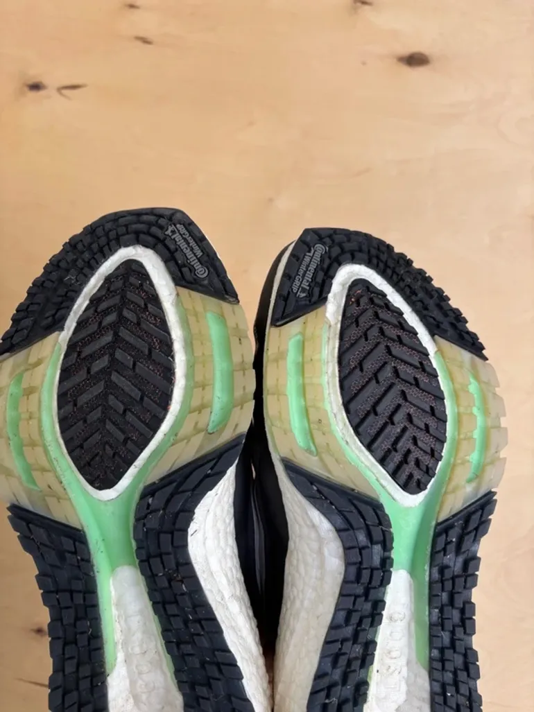 Used Continental Ultraboost Gore-Tex bike — image 8 of 10