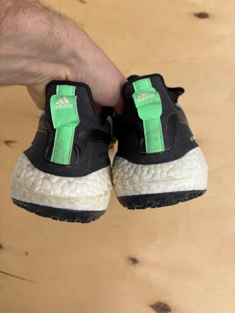 Used Continental Ultraboost Gore-Tex bike — image 6 of 10
