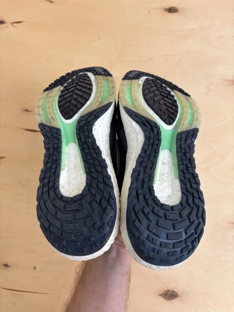 Used Continental Ultraboost Gore-Tex bike — image 7 of 10