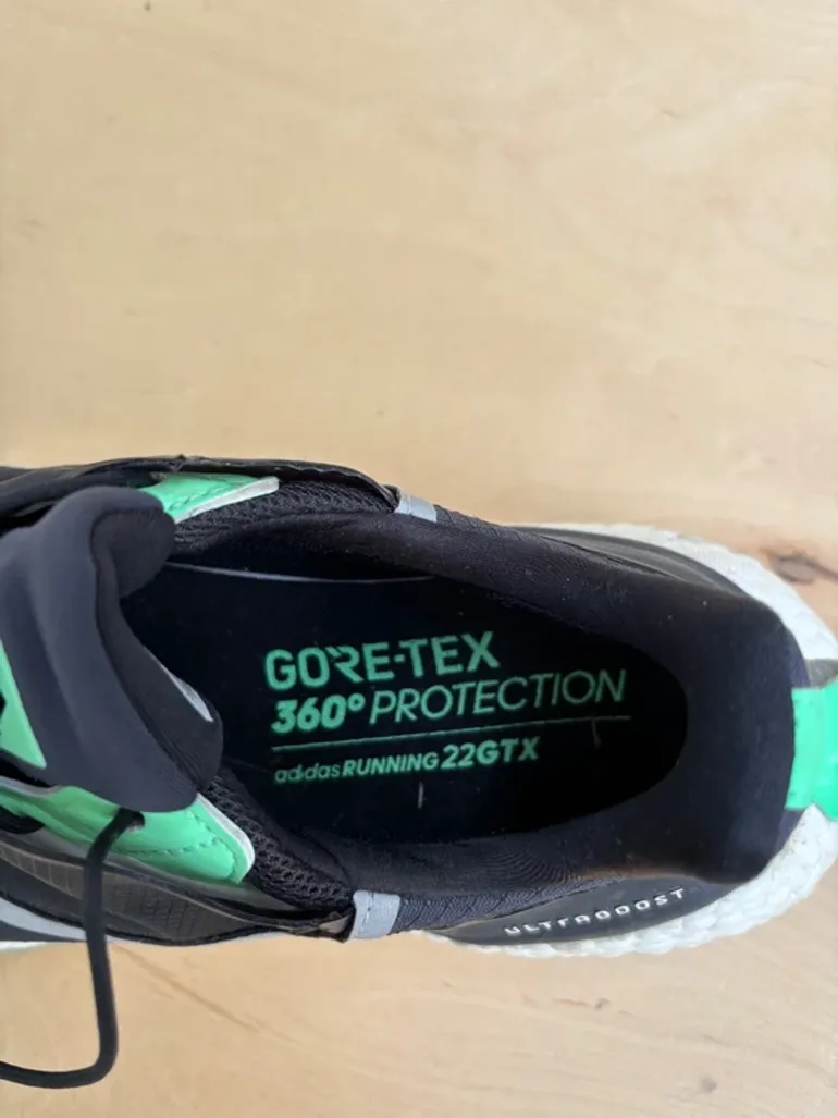 Used Continental Ultraboost Gore-Tex bike — image 10 of 10