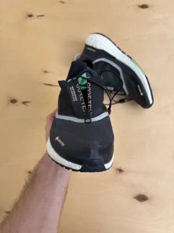 Used Continental Ultraboost Gore-Tex bike — image 3 of 10
