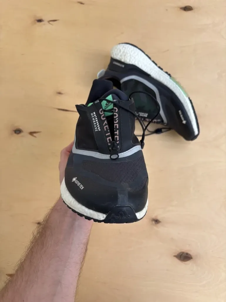Used Continental Ultraboost Gore-Tex bike — image 3 of 10