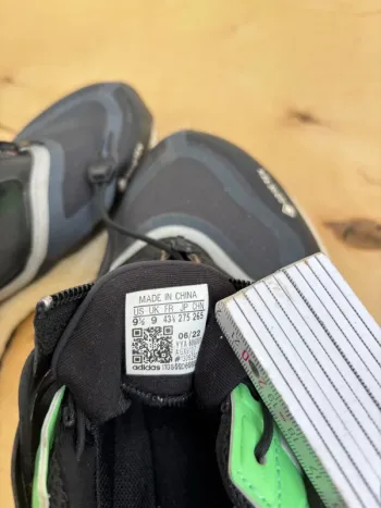 Used Continental Ultraboost Gore-Tex bike — image 9 of 10