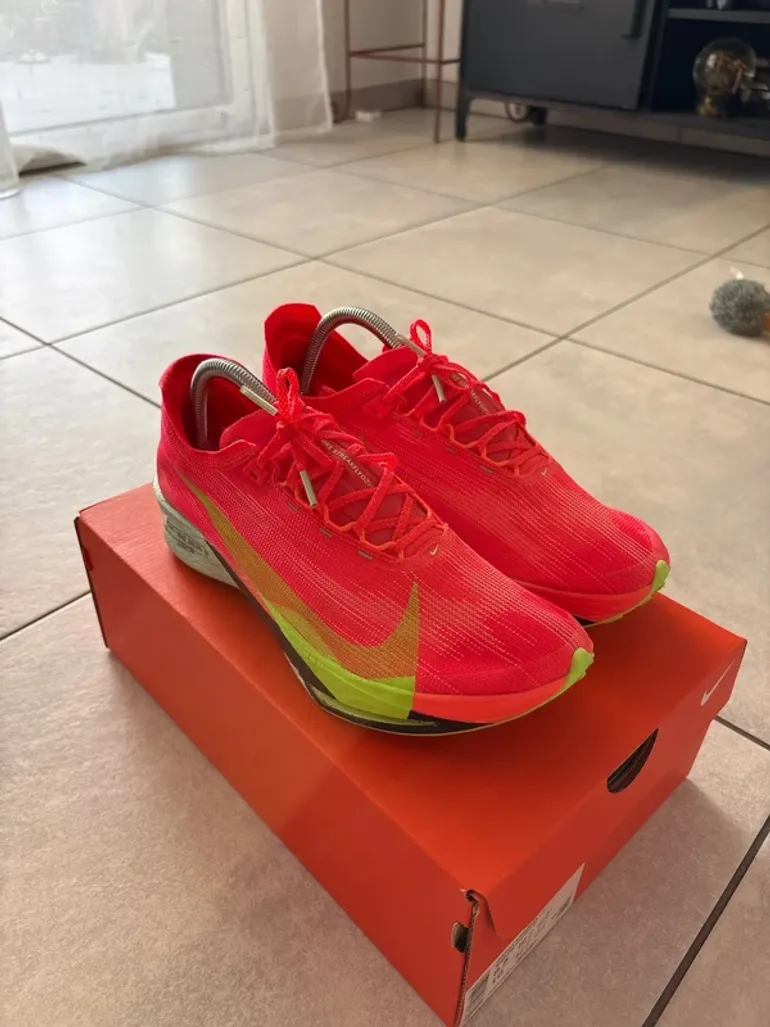 Used Nike ZoomX Streakfly 2 bike — image 2 of 5