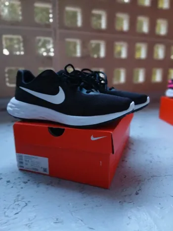 Brugt Nike Shoes Running Shoes