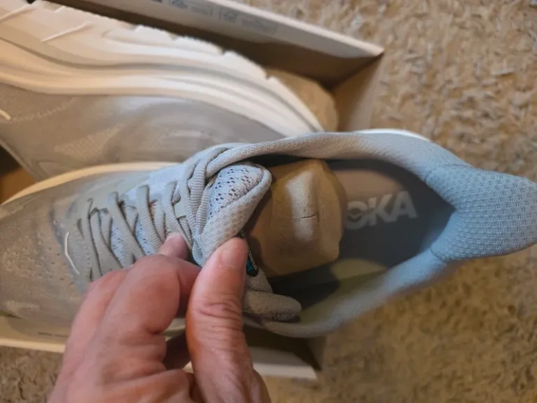 Used Hoka Clifton 10 Wide bike — image 7 of 8
