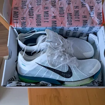 Käytetty Nike Victory 2 Air Zoom Running Shoes