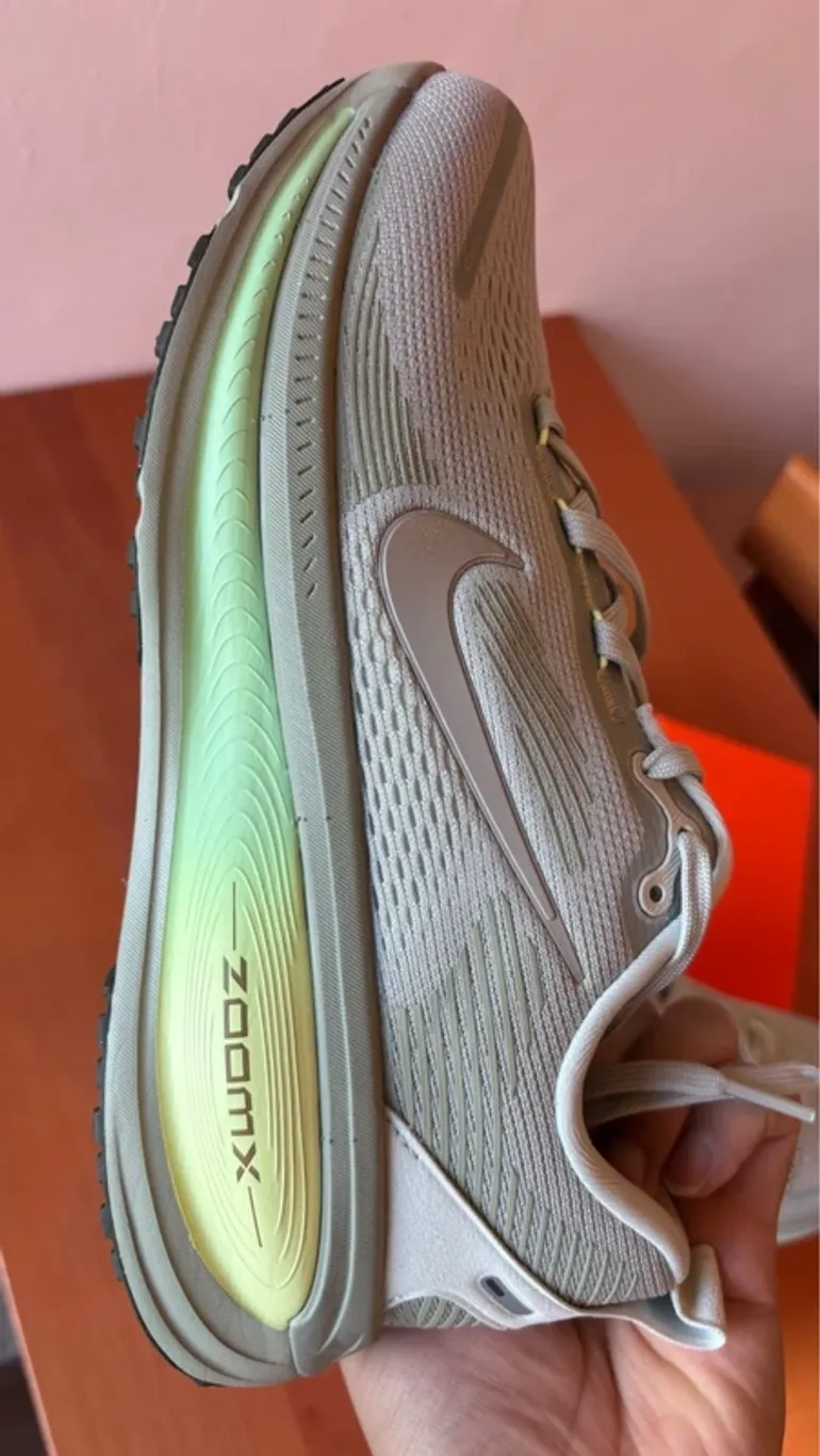Used Nike Vomero 18 bike — image 9 of 14