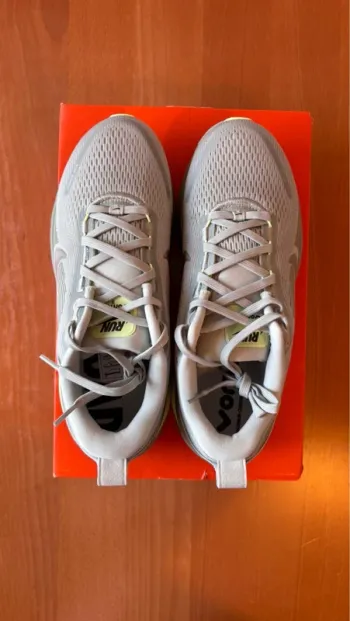 Used Nike Vomero 18 bike — image 5 of 14