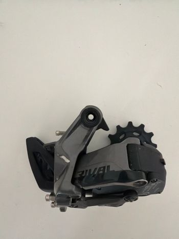 Sram Rival XPLR AXS 12V Rear Derailleur Drivetrain & Pedals de segunda mano