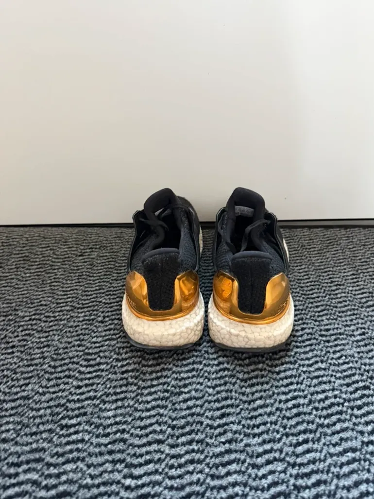 Used Adidas Ultraboost Olympic Edition bike — image 4 of 5