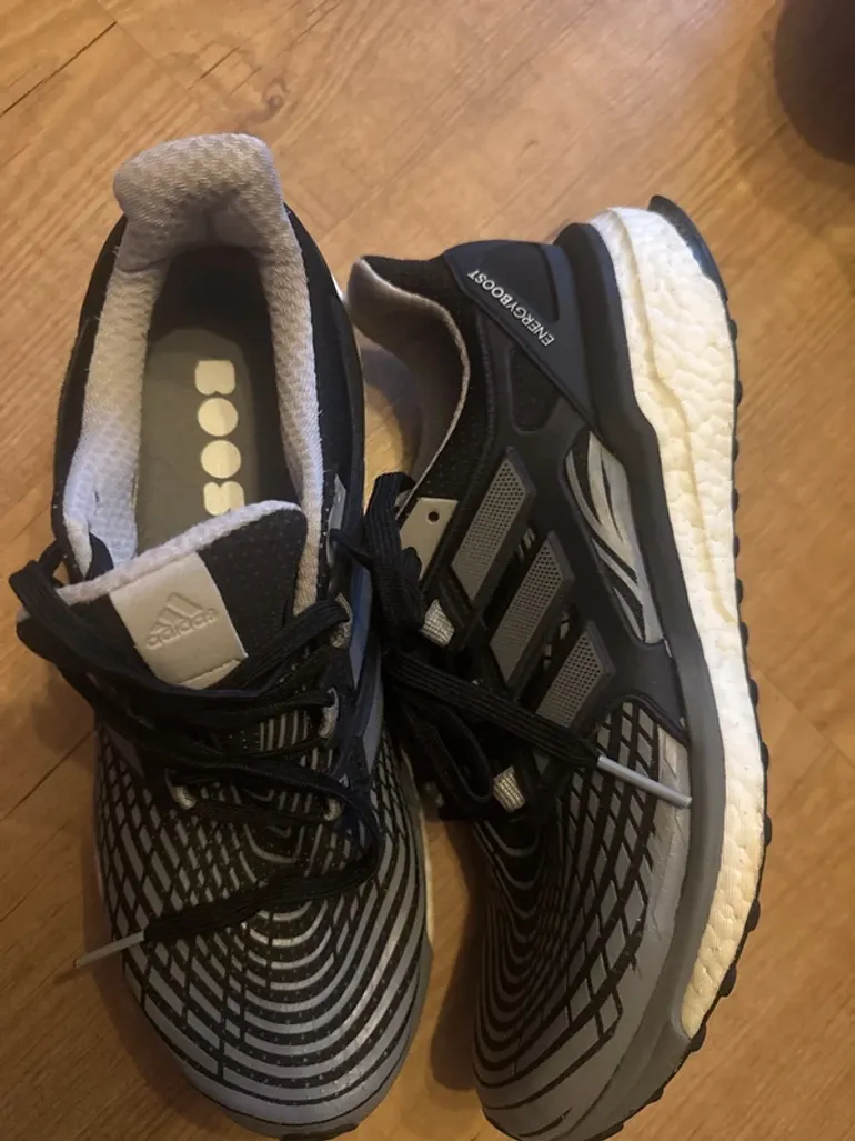 Used Adidas Boost bike — image 2 of 4