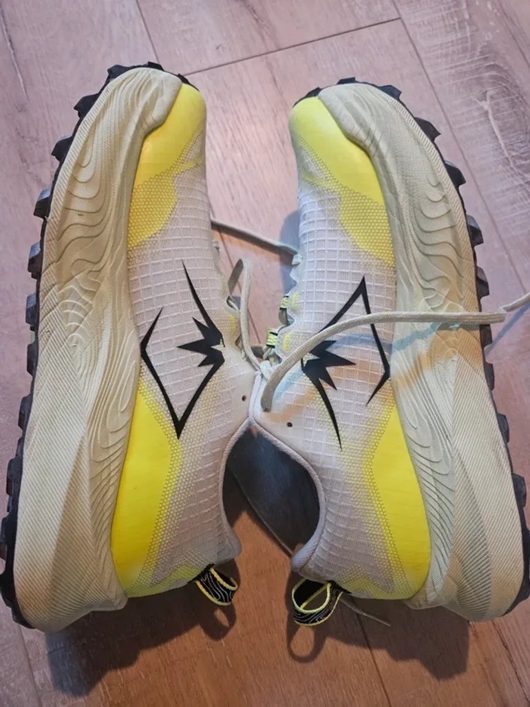 Used Asics Trabuco Max 3 bike — image 2 of 4