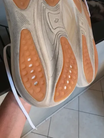 Used Asics Gel Nimbus 25 bike — image 3 of 5