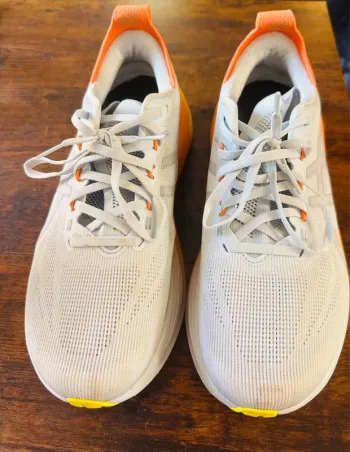 Used Asics Gel Nimbus 28 bike — image 2 of 6