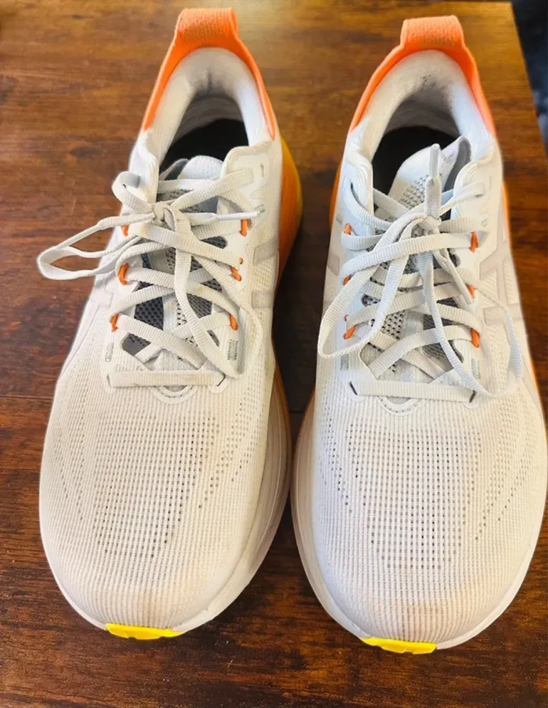Used Asics Gel Nimbus 28 bike — image 2 of 6