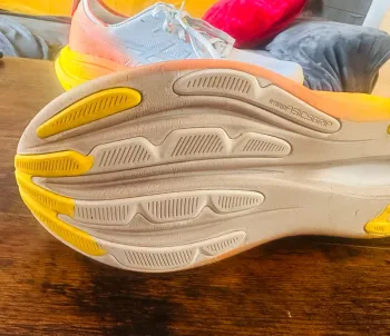 Used Asics Gel Nimbus 28 bike — image 3 of 6