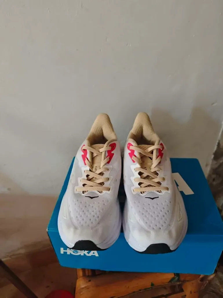 Used Hoka Laufschuhe bike — image 2 of 6